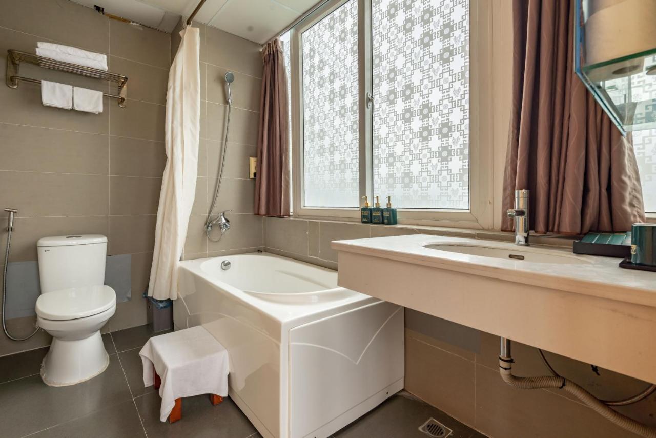 Golden Sunshine Villa Hotel And Travel Ханой Экстерьер фото
