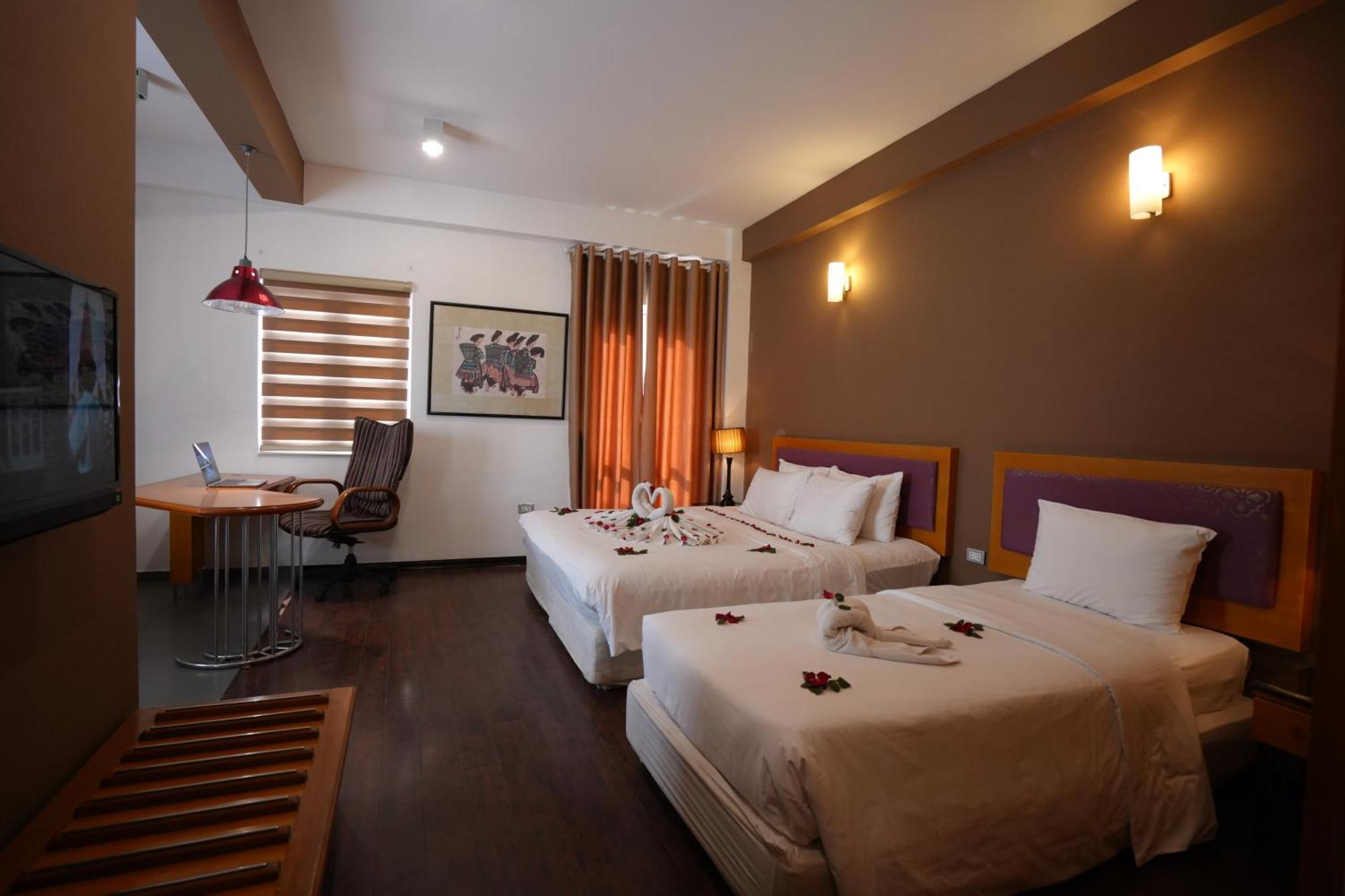 Golden Sunshine Villa Hotel And Travel Ханой Экстерьер фото