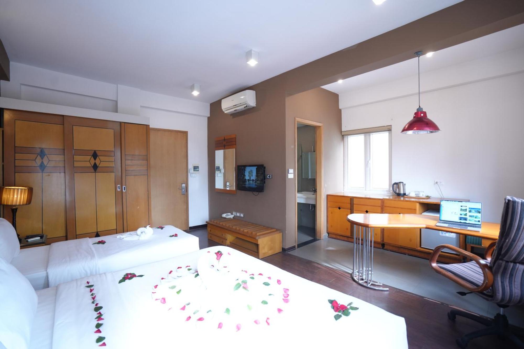 Golden Sunshine Villa Hotel And Travel Ханой Экстерьер фото